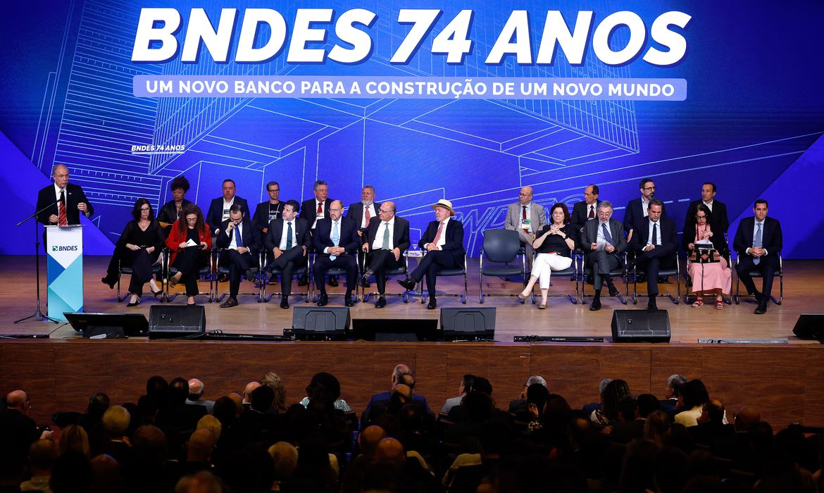 OAB Barro Preto - Confiança dos técnicos impulsiona bons resultados do BNDES, diz Lula