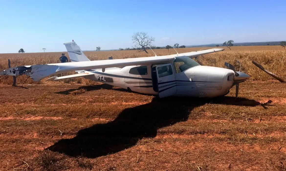 OAB Barro Preto - FAB intercepta aeronave suspeita vinda da Bolívia