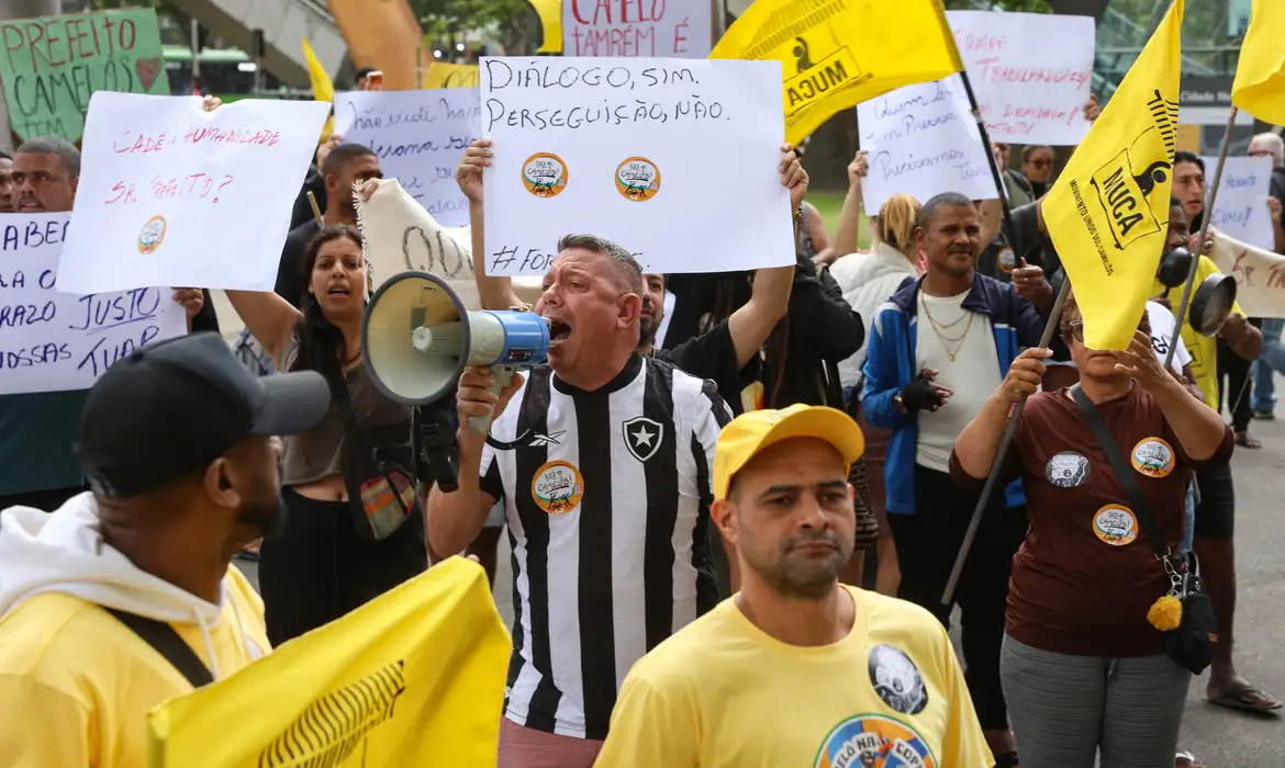 OAB Barro Preto - Camelôs protestam contra programa da prefeitura no Rio