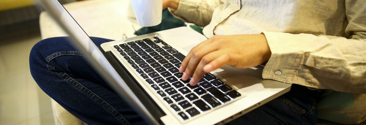 Sete em cada dez brasileiros temem comprar remédios pela internet