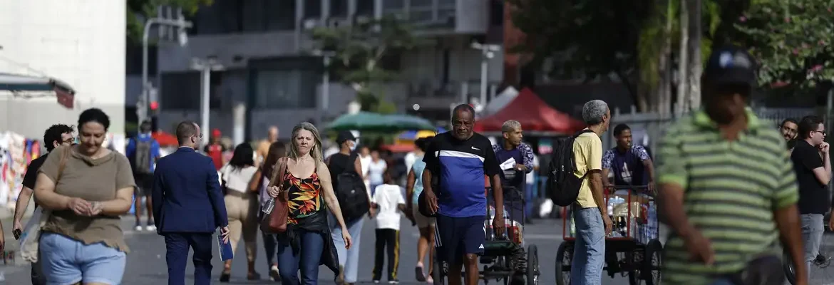 Crescimento populacional caiu para 0,37% em 2026, estima IBGE