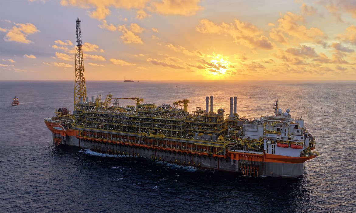 OAB Barro Preto - Navio-plataforma da Petrobras atinge produção máxima no pré-sal