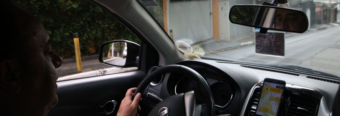 Fazenda analisa mudanças em crédito a motoristas de aplicativos