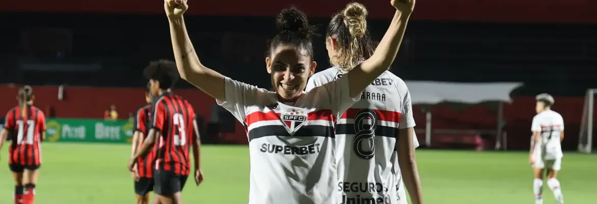 São Paulo vence Vitória e assume liderança do Brasileirão Feminino