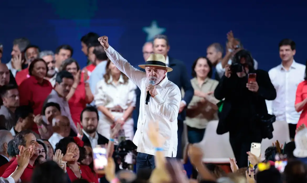OAB Barro Preto - PT oficializa candidatura de Lula à Presidência