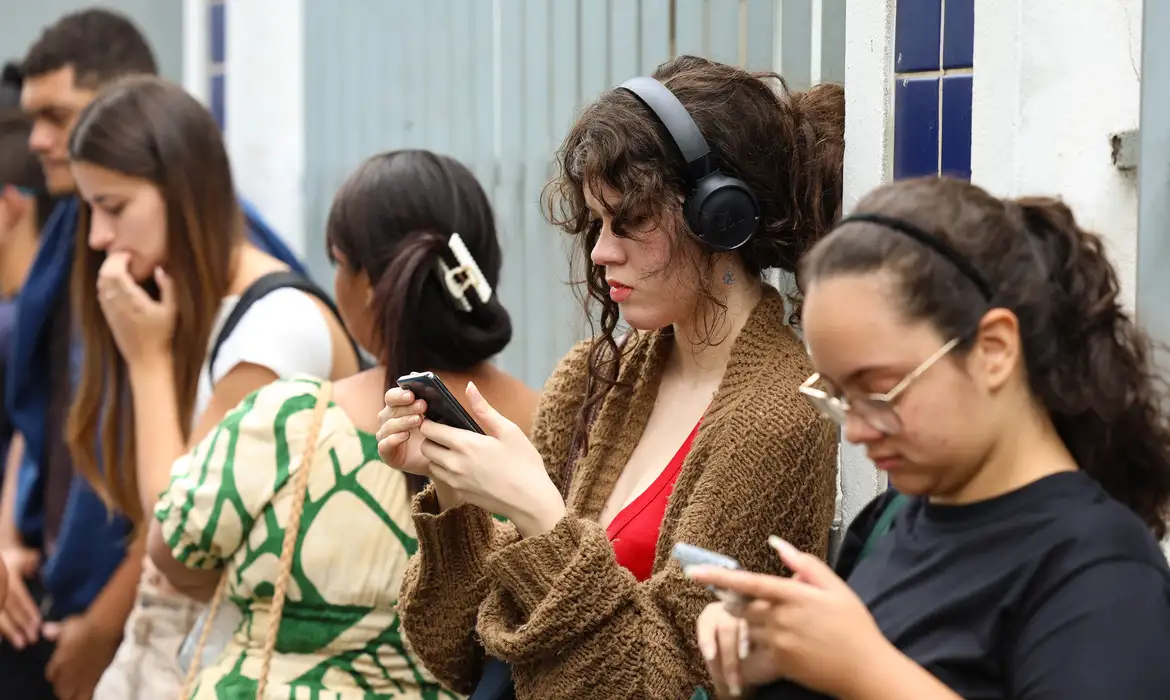 OAB Barro Preto - Desigualdades marcam formalização do trabalho entre jovens brasileiros