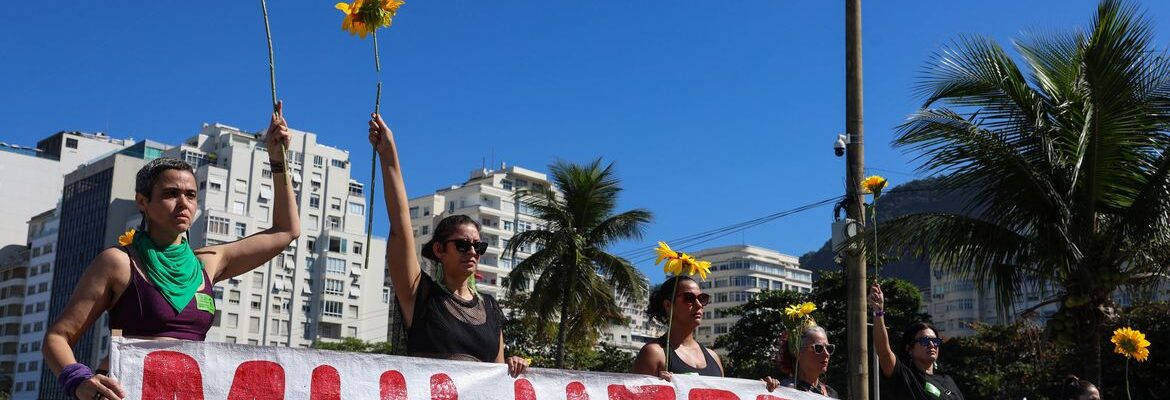 Mulheres vão às ruas pela votação do PL da Misoginia