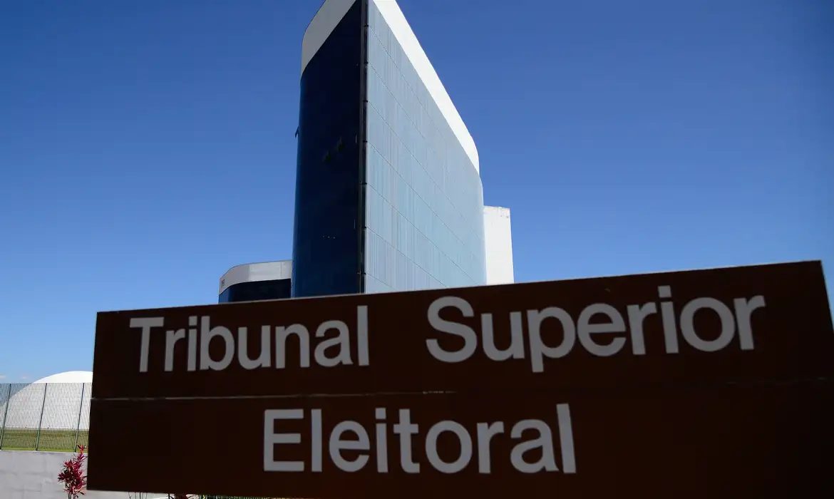 OAB Barro Preto - TSE marca julgamento de registros dos candidatos à Presidência